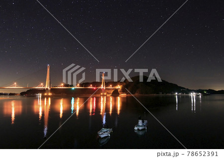 瀬戸内の初秋の星景色　橋の夜景とオリオン座 78652391