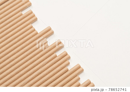 紙製のストロー 78652741