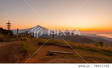 浜石岳から望む富士山(夜明け) 浜石岳から望む富士山(夜明け) 78653188