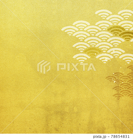 金箔と波で構成したベーシックな和風背景 金箔と波で構成したベーシックな和風背景 78654831