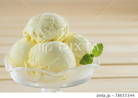 新鮮な牛乳で作った甘くて美味しいアイスクリーム 新鮮な牛乳で作った甘くて美味しいアイスクリーム 78655344