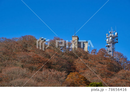 茨城の筑波山頂駅付近の展望台から西側の男体山の風景(男体山本殿,気象観測所など) 茨城の筑波山頂駅付近の展望台から西側の男体山の風景(男体山本殿,気象観測所など) 78656416
