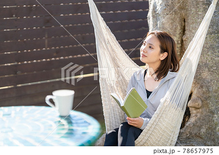 リラックス ハンモック 別荘 読書 リラックス ハンモック 別荘 読書 78657975