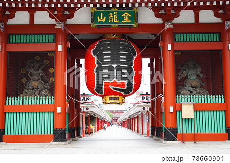 東京 緊急事態宣言下の浅草雷門 78660904