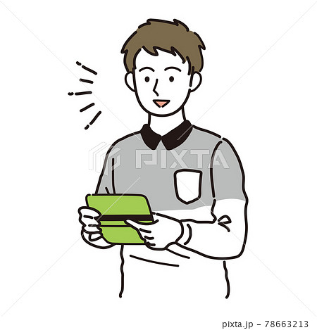 通帳を見て喜ぶ男性 78663213