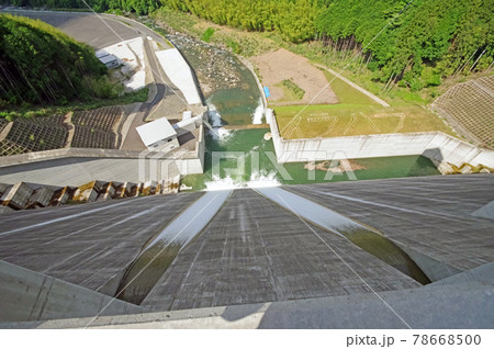 福岡県みやこ町秡川中流域にある多目的ダム伊良原ダム 福岡県みやこ町秡川中流域にある多目的ダム伊良原ダム 78668500
