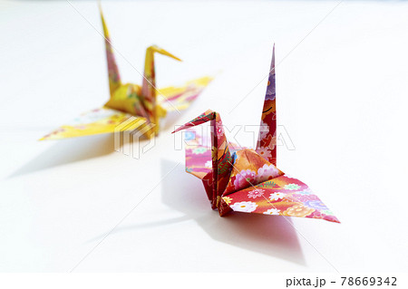 折り鶴 日本の伝統的な折り紙の写真素材