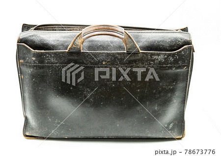 青カビが生えた黒いビジネスバッグ 青カビが生えた黒いビジネスバッグ 78673776
