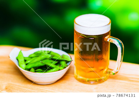 ビール　枝豆　アウトドア【 夏 の イメージ 】 78674131