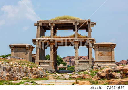 Ancient ruins of Hampi. Sule Bazaar, Hampi, Karnataka, India Ancient ruins of Hampi. Sule Bazaar, Hampi, Karnataka, India 78674632