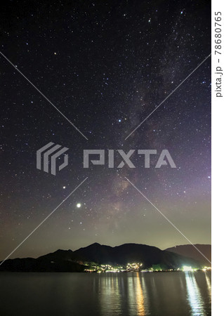 瀬戸内の初秋の星景色 沈む夏の天の川 瀬戸内の初秋の星景色 沈む夏の天の川 78680765