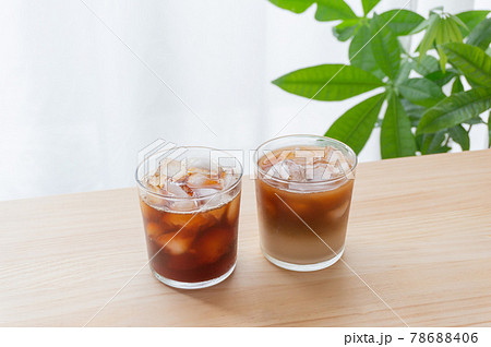 家で作るアイスコーヒーとアイスカフェラテ 78688406