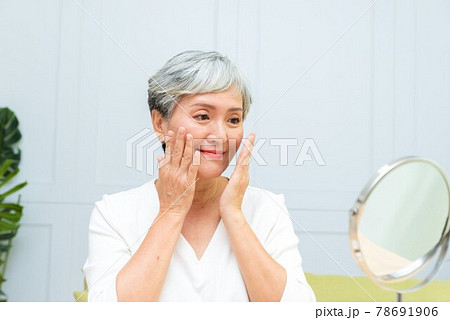 高齢者 年配 年寄り 78691906