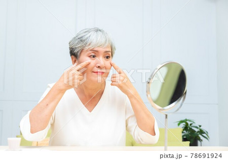高齢者 年配 年寄り 78691924