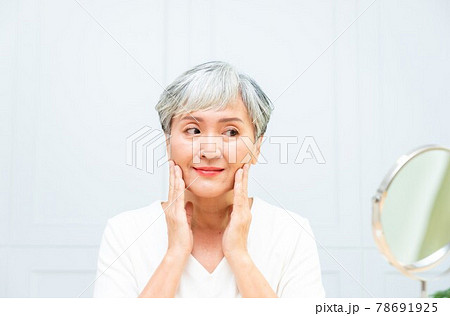 高齢者 年配 年寄り 78691925