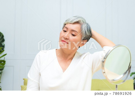 高齢者 年配 年寄り 78691926