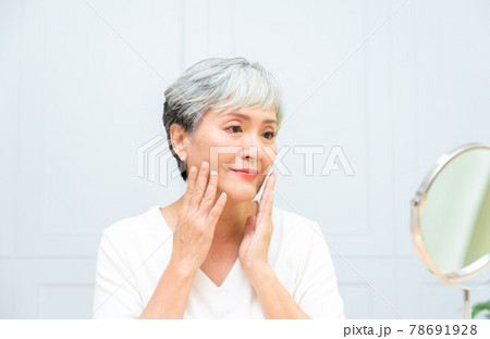 高齢者 年配 年寄り 78691928