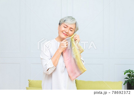 女性 メス 女の人 78692372