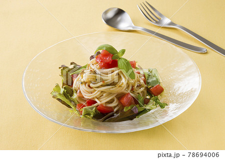 冷製パスタ　トマトバジル 78694006