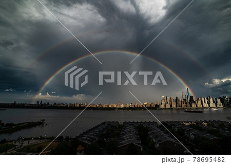 二重の虹がかかるマンハッタン 二重の虹がかかるマンハッタン 78695482