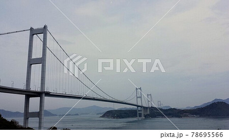 春の愛媛県今治市の糸山から眺める来島海峡大橋と来島海峡【4月】 78695566
