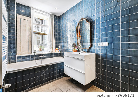 Bathroom with marble walls Bathroom with marble walls 78696171