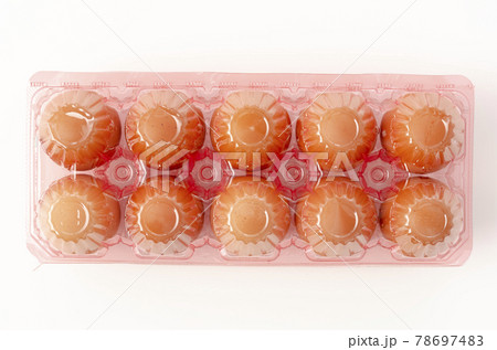 たまご（赤玉）パック入り 78697483