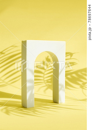 Podium display for product presentaion 78697644