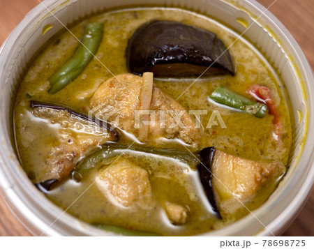 タイカレー　チキンのグリーンカレー 78698725