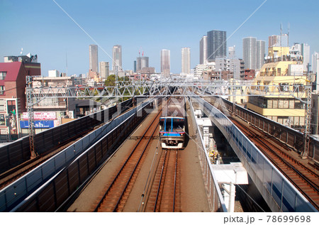 東急電鉄元住吉駅を通過する列車 78699698