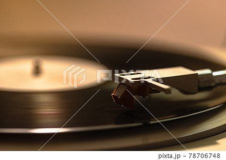 アナログレコード　ターンテーブル　レコード盤 78706748