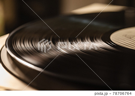 アナログレコード　ターンテーブル　レコード盤 78706764