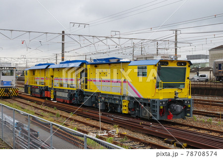 JR西日本の保線車両（レール削正車） 78708574