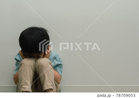 孤独な男の子 78709053