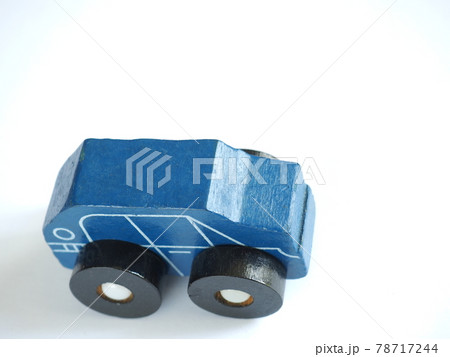 車のイメージ　青い車 78717244