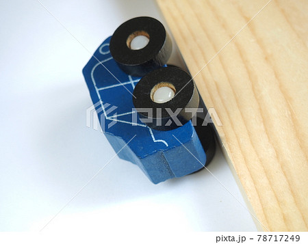 車のイメージ　横転した車　 78717249