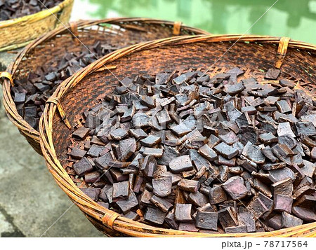 震澤（震泽）古鎮の特産・黒豆腐干【中国・蘇州】 78717564