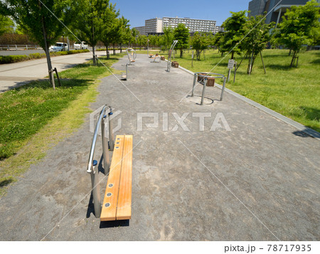 公園の健康遊具 公園の健康遊具 78717935