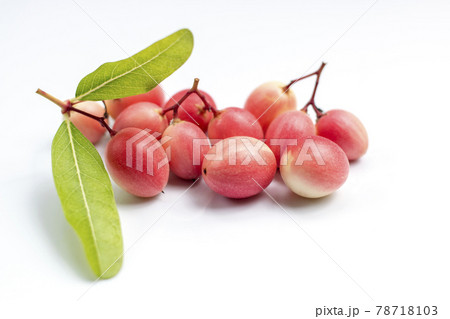 Bengal Currant, a berry the size of a berry with leaves on a white background and blank space. 78718103