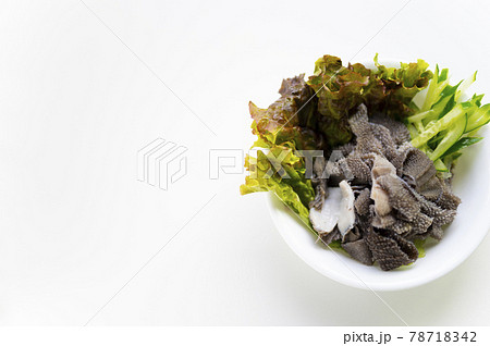 焼肉屋での定番センマイ刺し 78718342