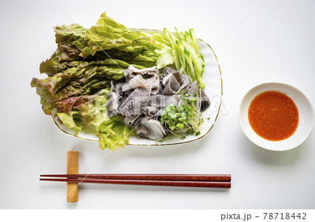 焼肉屋での定番センマイ刺し 78718442