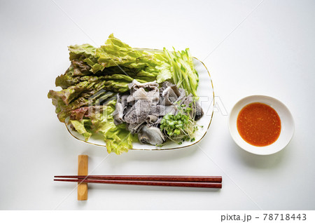 焼肉屋での定番センマイ刺し 78718443