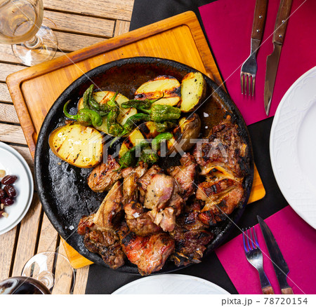 Chuleton de buey in spanish restaurant 78720154