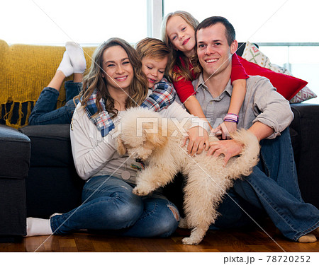 Family members spending quality time together 78720252