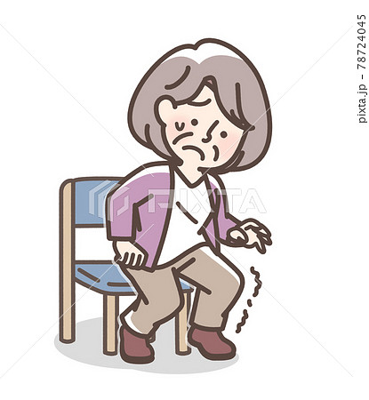 椅子から立ちあがる時に膝がふらつくおばあさん　要介護　要介助 78724045