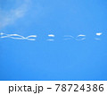 不思議な飛行機雲　 78724386