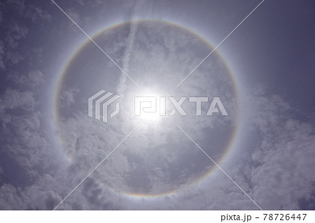 太陽の周りに現れる光の輪 日暈 太陽の周りに現れる光の輪 日暈 78726447