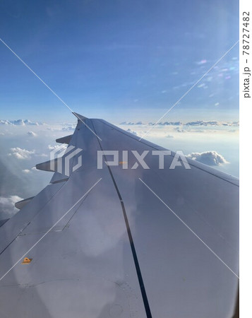飛行機の車窓から 78727482