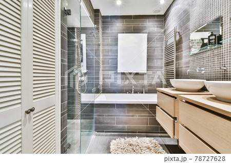 Bathroom with marble walls 78727628
