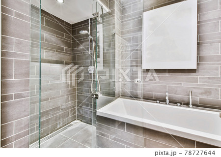Bathroom with marble walls Bathroom with marble walls 78727644